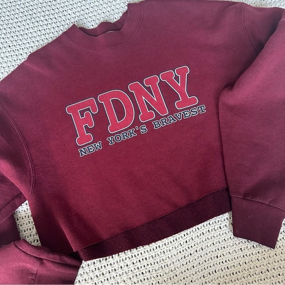 NYFD Tops - FDNY New York’s Bravest Cropped New York Fire Department Graphic Print Logo XXL